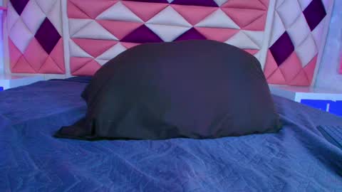 Snapshot of vale_castro1 chatting on October 2025 07:24:01 PM Valentina online show from October 2025 07:24:01 PM