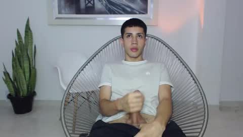 valen paul online show from December 2025 02:41:01 AM