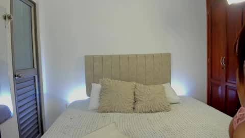 valentina online show from October 2025 02:20:01 PM