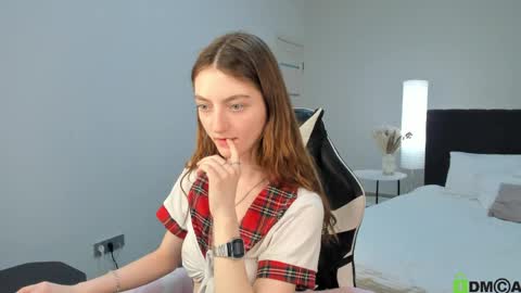 Snapshot of valenora1 chatting on May 2026 11:07:01 AM Nora online show from May 2026 11:07:01 AM