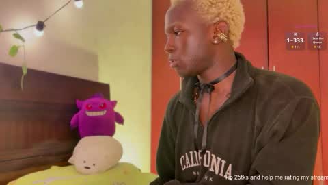 Snapshot of valent1nn chatting on January 2025 10:16:02 AM Valentin independent Cam Boy online show from January 2025 10:16:02 AM