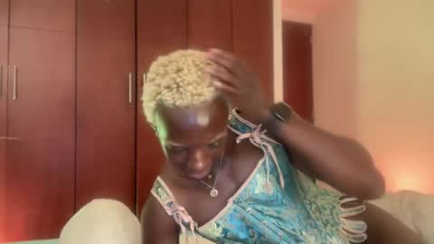 Snapshot of valent1nn chatting on February 2025 11:14:02 AM Valentin independent Cam Boy online show from February 2025 11:14:02 AM