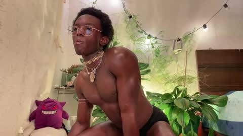 Snapshot of valent1nn chatting on January 2026 07:00:01 AM Valentin independent Cam Boy online show from January 2026 07:00:01 AM