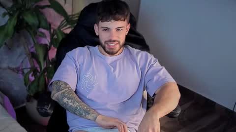 valenthinoking online show from September 2025 11:59:01 PM