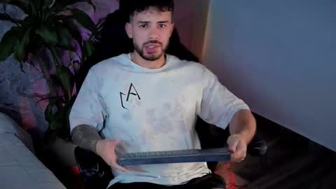 valenthinoking online show from September 2025 01:08:02 AM