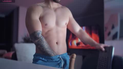 Snapshot of valenthinoking chatting on February 2026 06:40:02 AM valenthinoking online show from February 2026 06:40:02 AM
