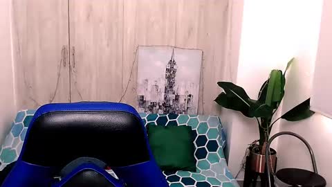 Valentine online show from December 2024 06:43:01 PM