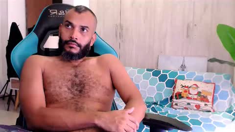 Valentine online show from December 2024 06:05:01 PM