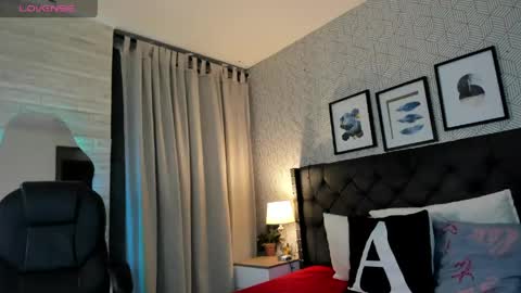 Snapshot of valentina__desire chatting on April 2026 11:42:02 AM Valen online show from April 2026 11:42:02 AM