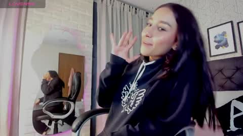Snapshot of valentina__desire chatting on April 2026 12:03:01 PM Valen online show from April 2026 12:03:01 PM