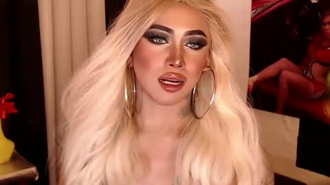 Snapshot of valentina_goddess_tsxxx chatting on December 2024 03:29:02 AM Amanda online show from December 2024 03:29:02 AM