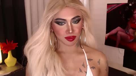 Snapshot of valentina_goddess_tsxxx chatting on December 2024 06:33:01 AM Amanda online show from December 2024 06:33:01 AM