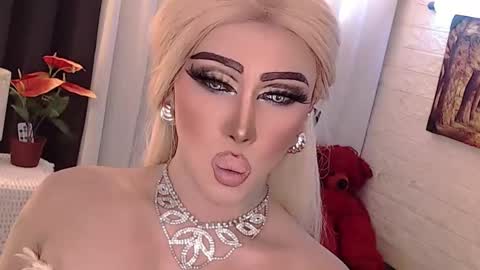 Amanda online show from October 2025 11:27:01 PM