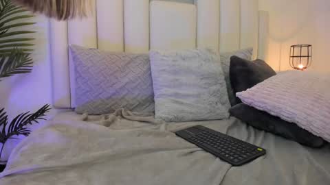 Snapshot of valentina_m17 chatting on January 2025 01:32:01 AM VALENTINA online show from January 2025 01:32:01 AM