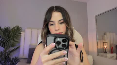 Snapshot of valentina_m17 chatting on January 2025 04:36:01 AM VALENTINA online show from January 2025 04:36:01 AM