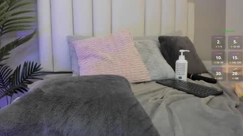 Snapshot of valentina_m17 chatting on January 2025 07:48:01 AM VALENTINA online show from January 2025 07:48:01 AM