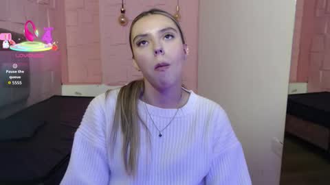 Snapshot of valentina_red18 chatting on February 2026 06:26:02 PM Valentina online show from February 2026 06:26:02 PM