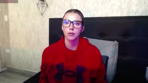 Snapshot of valentina_red18 chatting on February 2026 03:43:01 PM Valentina online show from February 2026 03:43:01 PM