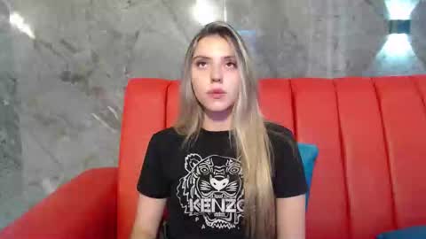 Snapshot of valentina_red18 chatting on March 2026 09:54:01 PM Valentina online show from March 2026 09:54:01 PM