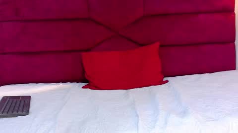 Valentina online show from October 2025 08:17:02 PM
