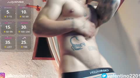 valentino online show from December 2024 03:58:02 AM