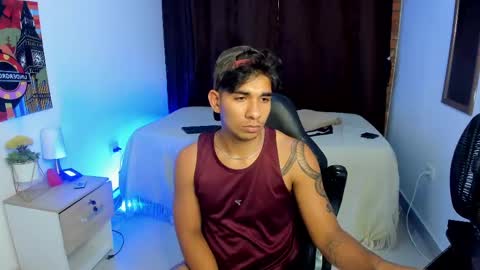 VALENTINO MOURA online show from March 2025 07:06:02 PM