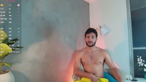 Valentino online show from January 2025 12:36:02 AM