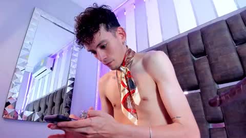 Valentino online show from December 2025 05:49:02 AM