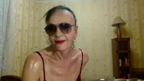 valentijm online show from October 2025 01:52:01 PM