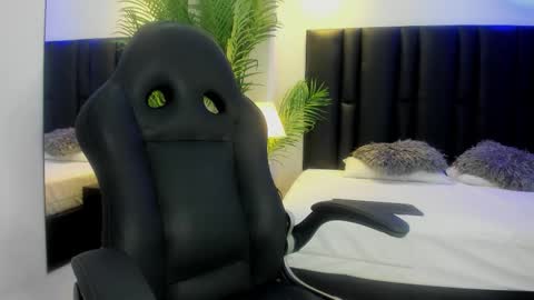 valeri_tafur online show from November 2025 11:10:02 AM