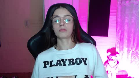 Snapshot of valeria_mendozza chatting on December 2024 05:44:01 AM   online show from December 2024 05:44:01 AM