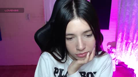 Snapshot of valeria_mendozza chatting on February 2025 05:41:01 AM   online show from February 2025 05:41:01 AM