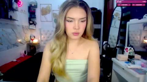 Snapshot of valeria_nikia chatting on October 2025 11:22:01 AM VALERIA online show from October 2025 11:22:01 AM