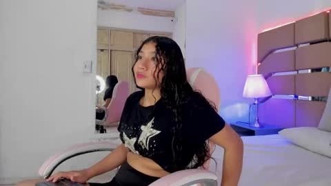 Snapshot of valeria_usuga chatting on April 2026 11:16:02 AM valeria_usuga online show from April 2026 11:16:02 AM