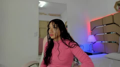 Snapshot of valeria_usuga chatting on May 2026 11:26:02 AM valeria_usuga online show from May 2026 11:26:02 AM