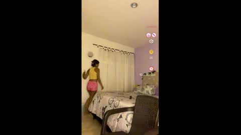 Snapshot of valeriah_7 chatting on October 2025 08:49:02 PM valeria  online show from October 2025 08:49:02 PM