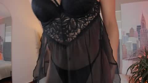 Snapshot of valeriavibes chatting on December 2024 09:09:02 PM Valeria online show from December 2024 09:09:02 PM