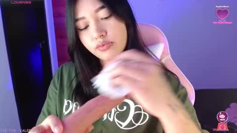 Snapshot of valeribell1 chatting on September 2025 06:04:01 AM Valeri online show from September 2025 06:04:01 AM