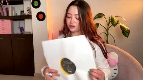 valerie07 online show from May 2026 04:28:01 AM
