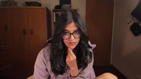 Snapshot of valerie__sky chatting on January 2025 04:00:02 AM Val online show from January 2025 04:00:02 AM