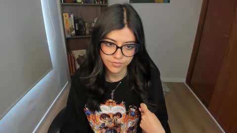 Val  online show from December 2025 04:03:01 PM