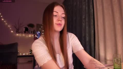 Snapshot of valerie_cutee chatting on April 2026 08:17:01 PM Lera online show from April 2026 08:17:01 PM