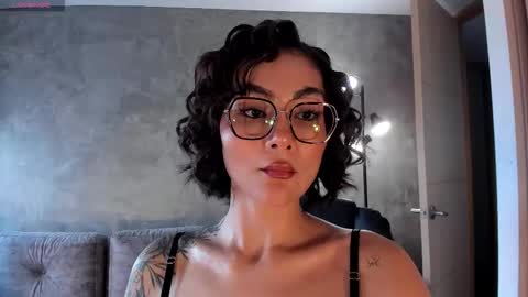  call me Val  online show from November 2025 02:40:02 PM