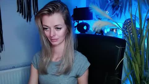 Valerie  online show from March 2025 04:17:02 PM