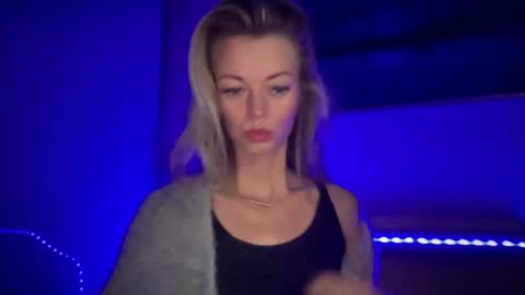 Valerie  online show from September 2025 07:21:02 AM