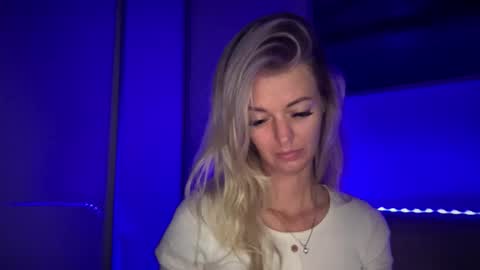 Valerie  online show from September 2025 09:26:02 PM