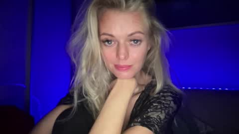 Valerie  online show from October 2025 08:17:02 PM