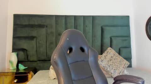 Valerie Mattson online show from December 2025 05:52:01 PM