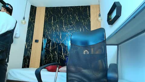 VALERIO  online show from April 2026 03:48:01 AM