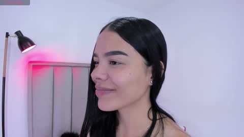 Cris  online show from October 2025 04:24:02 PM